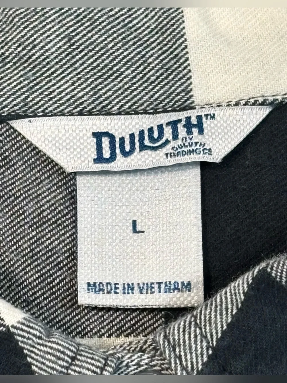 Duluth Trading Co Women L Flannel Shirt Shacket Plaid Black White Pockets Tunic